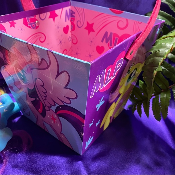 📌My little pony bundle & paperboard bucket some are vintage - Picture 9 of 13